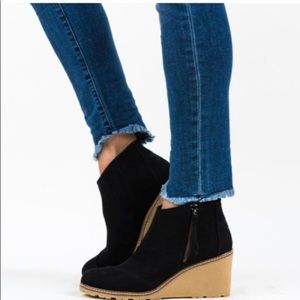 TOMS Avery Microfiber Side Zip Wedge Booties